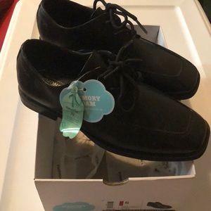NWT Boy’s Size 5 Dress Shoes